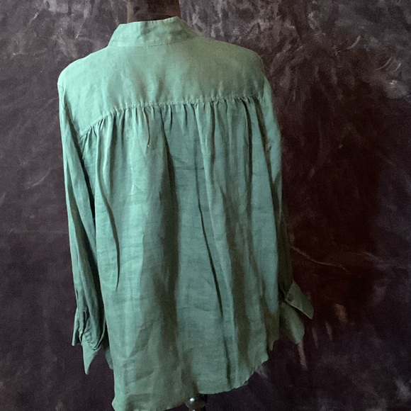 Chico’s Women's Lightweight Green Long-Sleeve Top - Picture 4 of 6